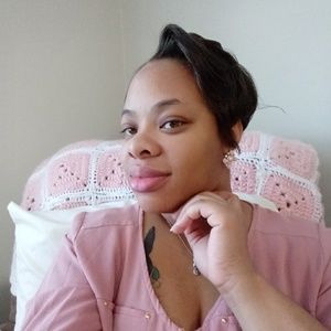 Meet your Posher, Teonia